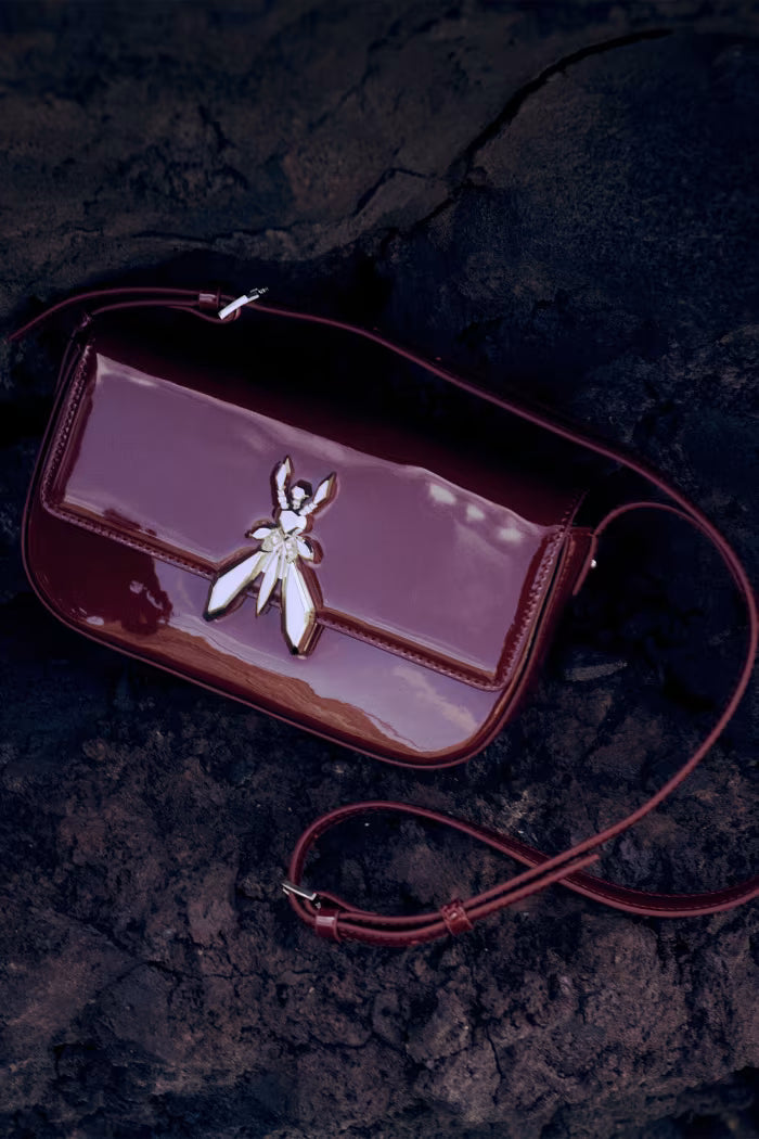 Borsa a spalla "ESSENTIAL" Fly in pelle verniciata Patrizia Pepe