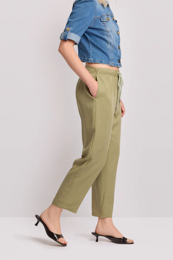 Pantaloni modello jogger Kocca