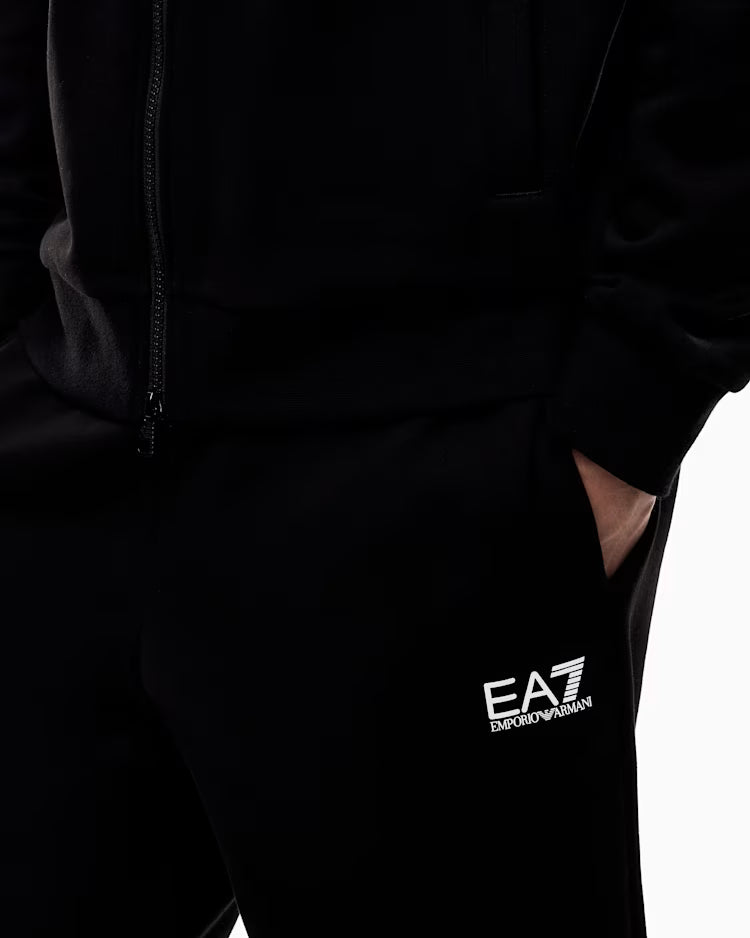 TUTA EA7