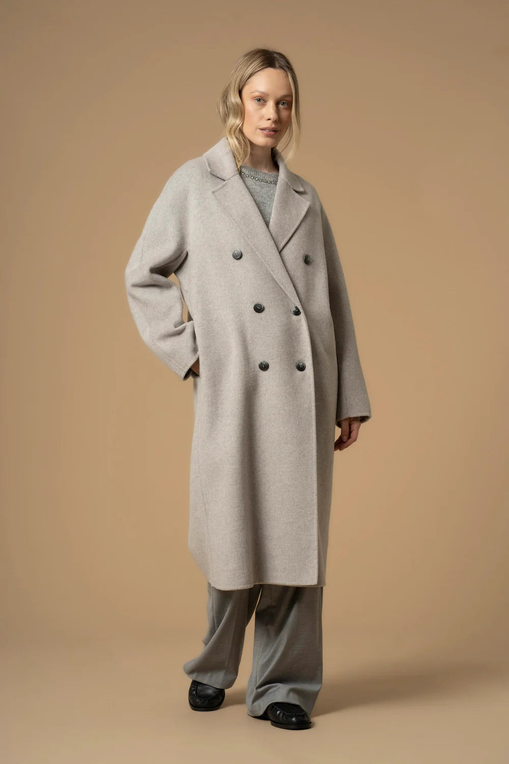 Cappotto doppiopetto con revers Kocca