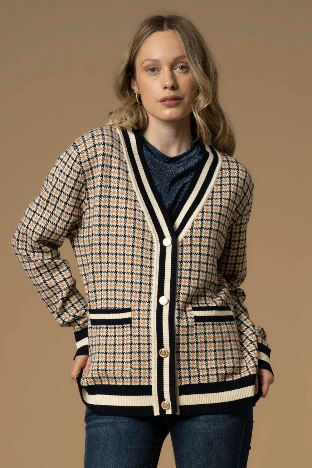 Maglia con bottoni e profili in contrasto Kocca