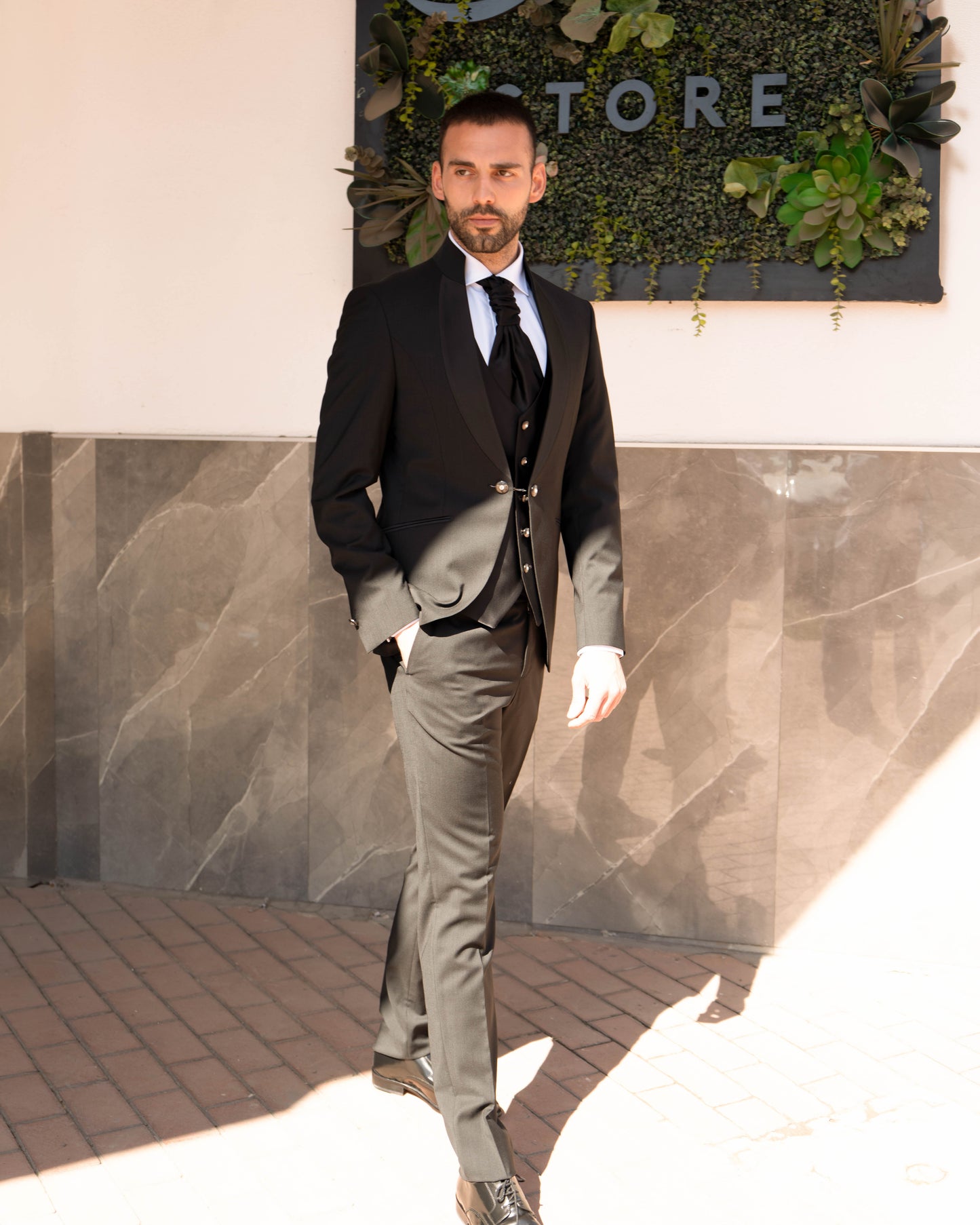 ABITO ANDREA VERSALI